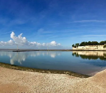 Отель Grand Des Bains 3*